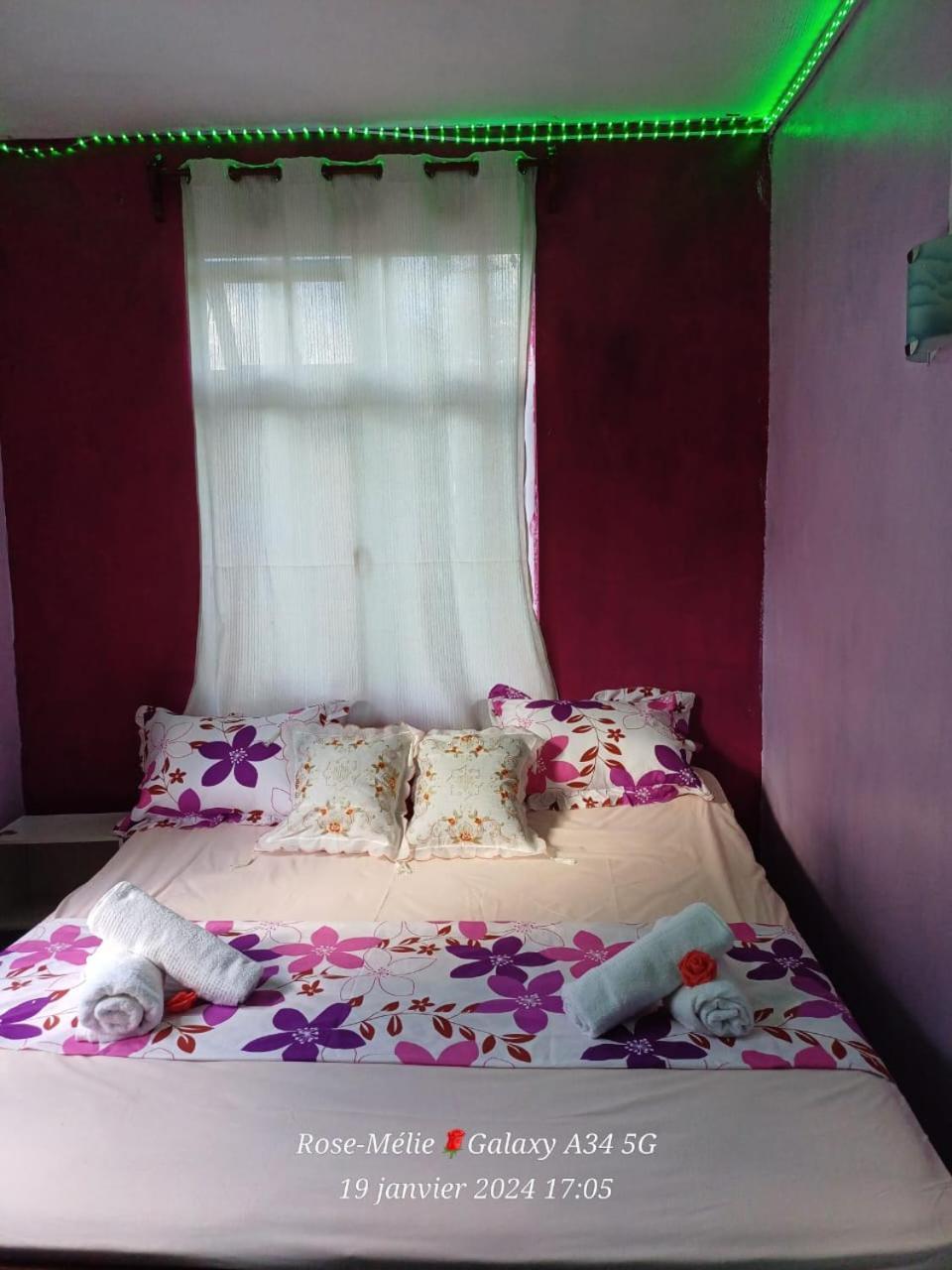 Вілла Chez Tonio Magic Ocean View Port South East Екстер'єр фото