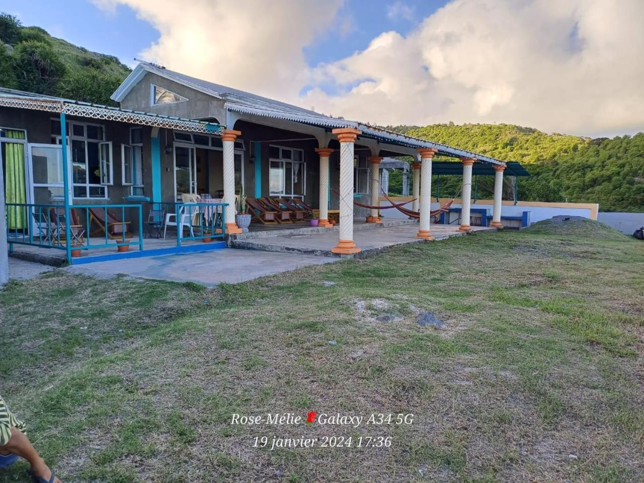 Вілла Chez Tonio Magic Ocean View Port South East Екстер'єр фото