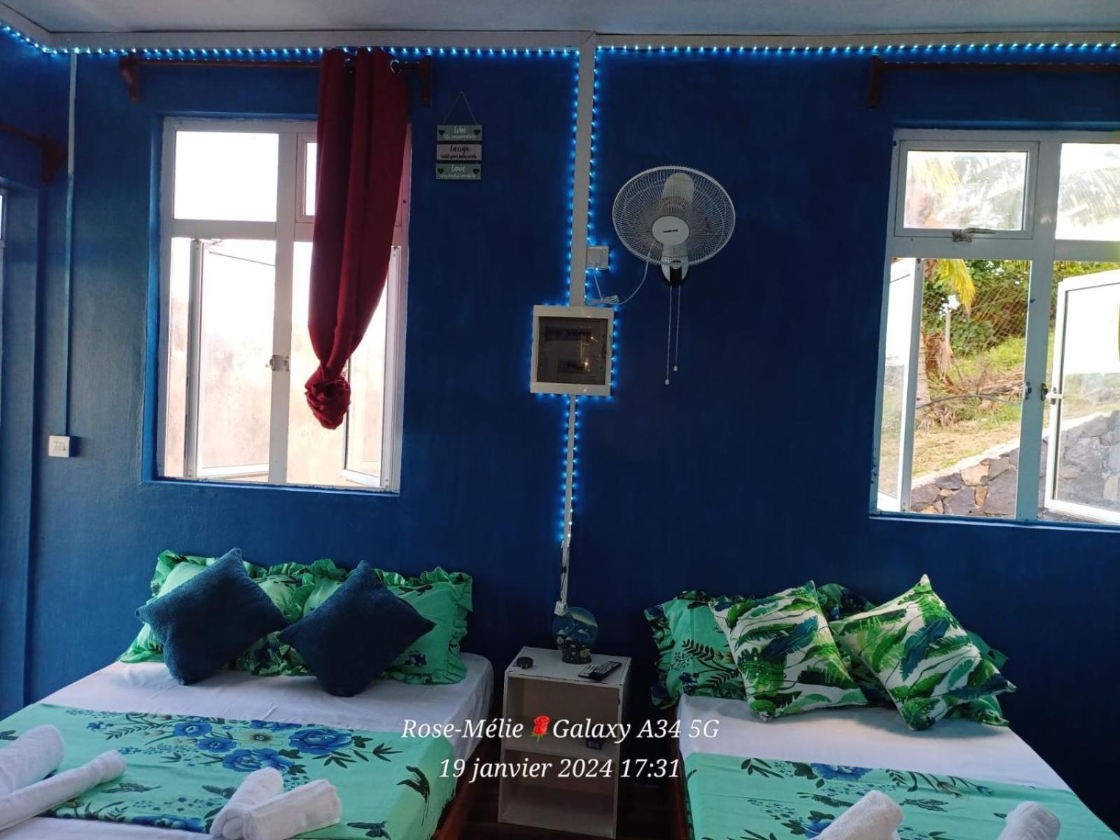Вілла Chez Tonio Magic Ocean View Port South East Екстер'єр фото