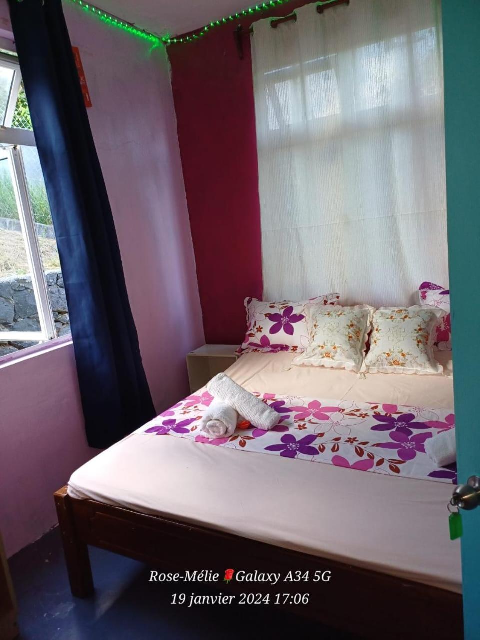 Вілла Chez Tonio Magic Ocean View Port South East Екстер'єр фото