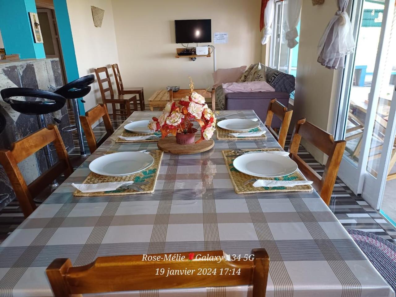Вілла Chez Tonio Magic Ocean View Port South East Екстер'єр фото