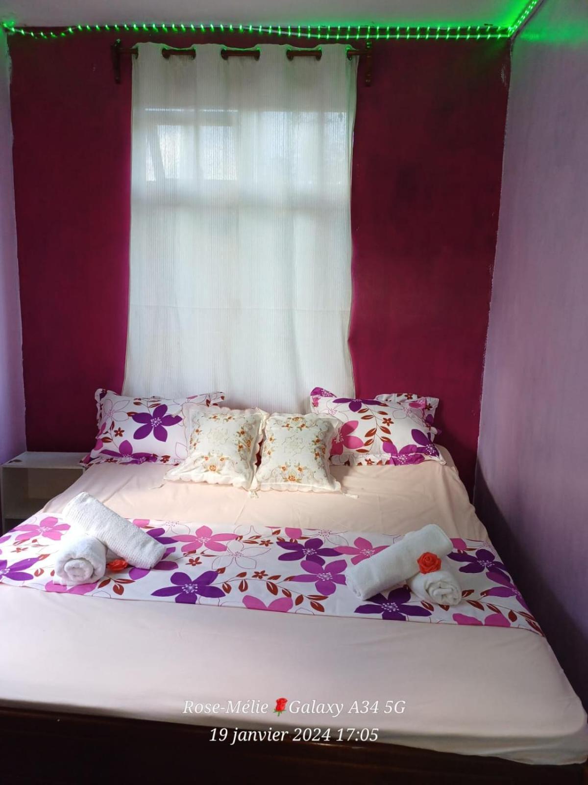 Вілла Chez Tonio Magic Ocean View Port South East Екстер'єр фото