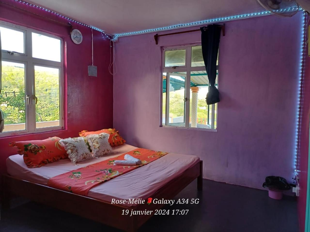 Вілла Chez Tonio Magic Ocean View Port South East Екстер'єр фото