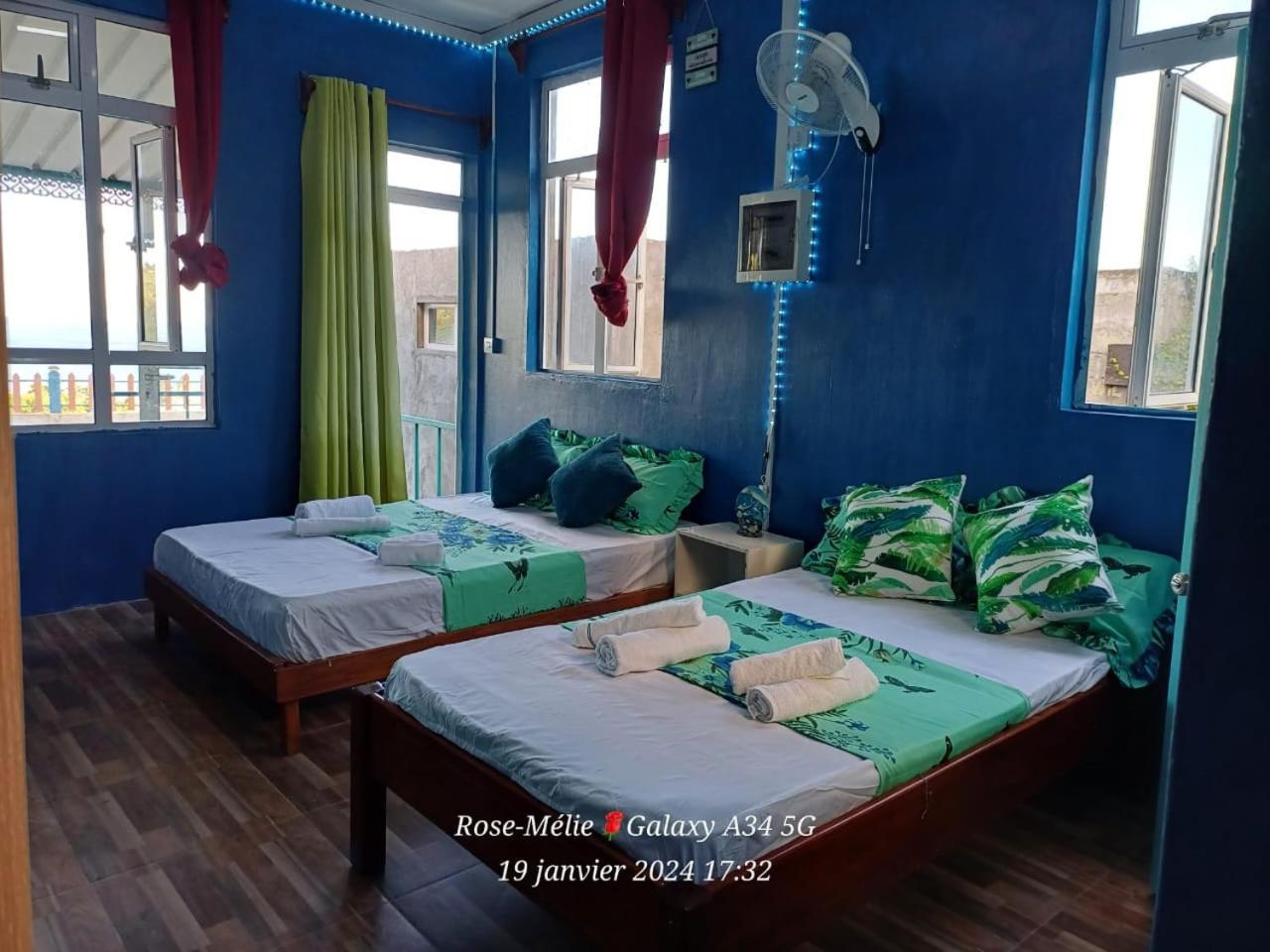 Вілла Chez Tonio Magic Ocean View Port South East Екстер'єр фото