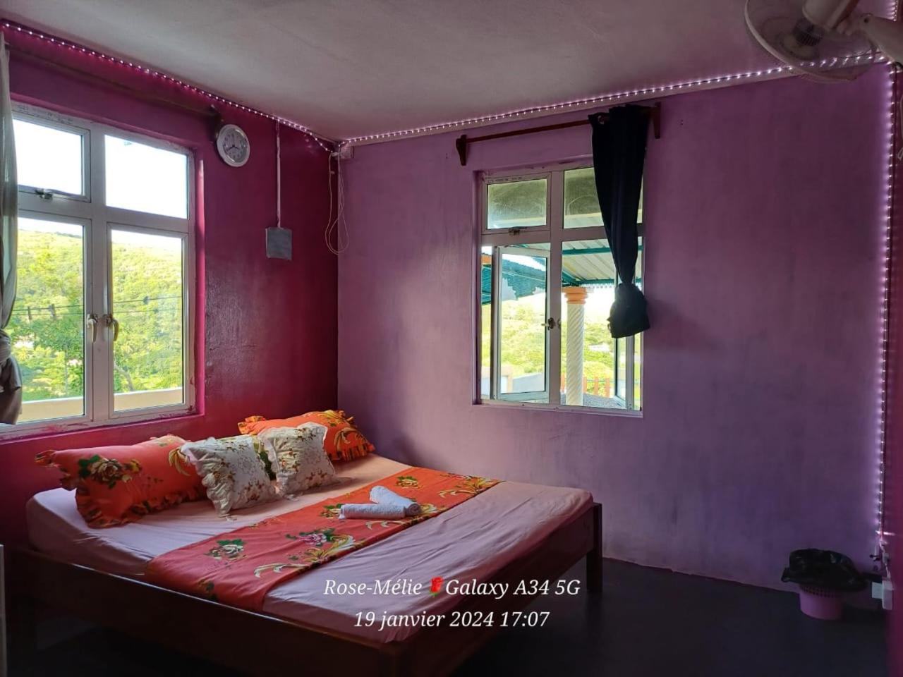 Вілла Chez Tonio Magic Ocean View Port South East Екстер'єр фото