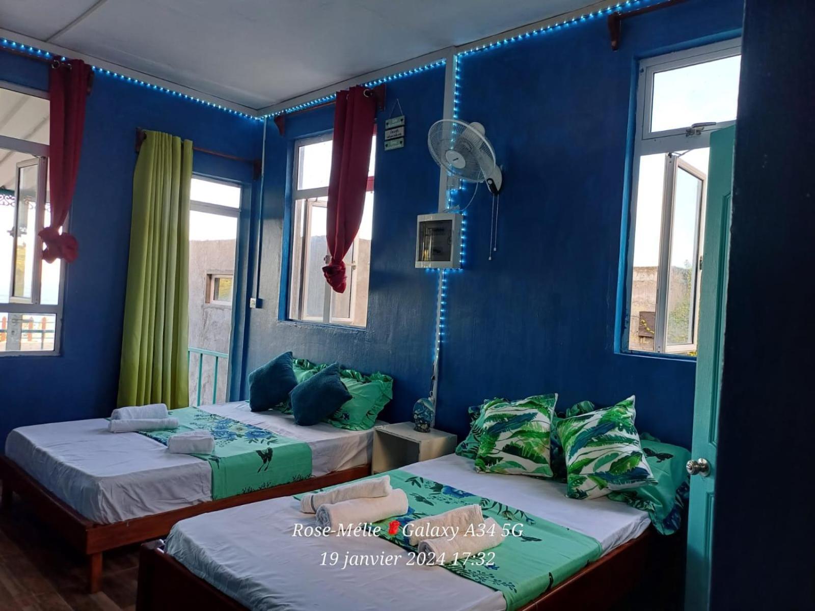 Вілла Chez Tonio Magic Ocean View Port South East Екстер'єр фото