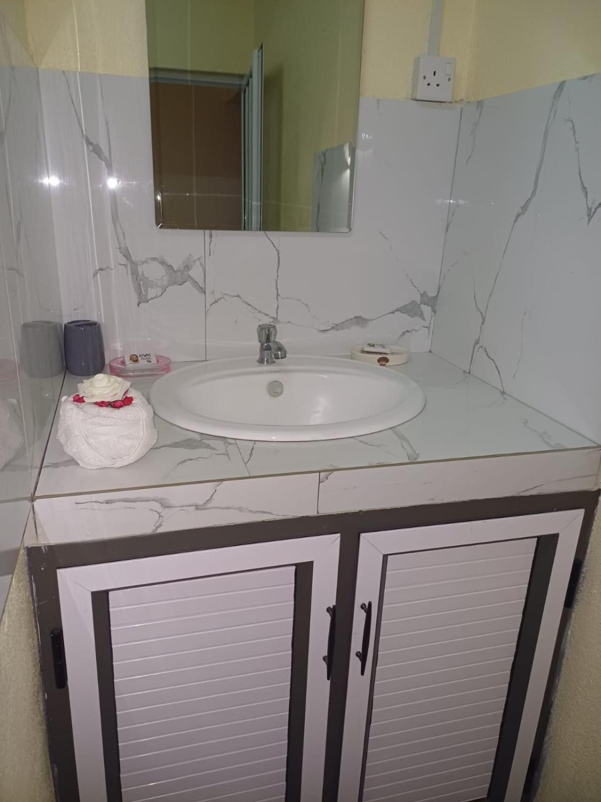 Вілла Chez Tonio Magic Ocean View Port South East Екстер'єр фото